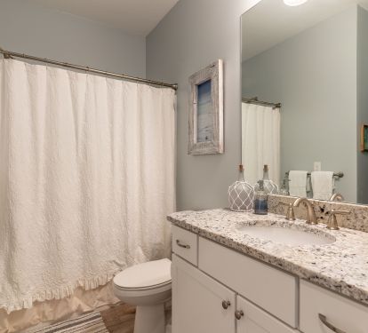 Upstairs full bath