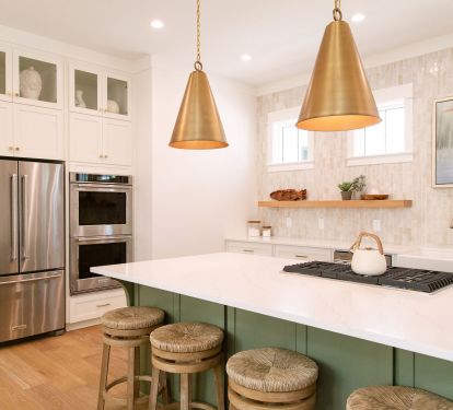 Gourmet kitchen with double oven and gas range - entertainers dream!