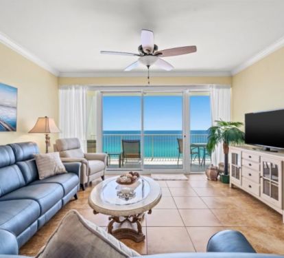 Living Room looking out to beautiful ocean