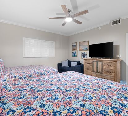 Guest Bedroom with 2 Queen Beds, Smart TV, and Private Bathroom