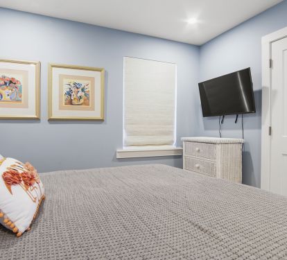 NE bedroom with king bed