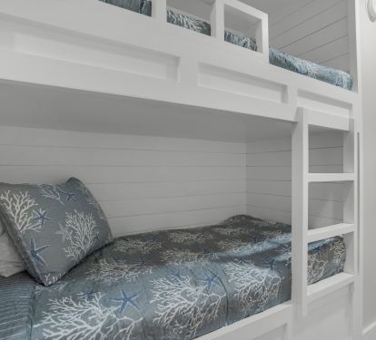 Children bunks in Hallway