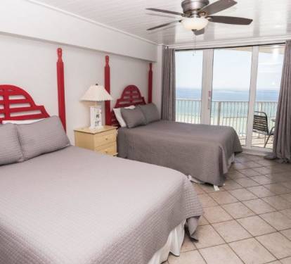 2nd Bedroom with 2 Full Beds