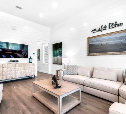 Horizon-12 Stylish yet comfortable seating in Horizon's first floor living room.