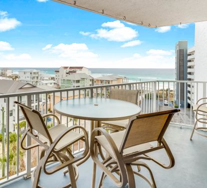 Private gulf view balcony!