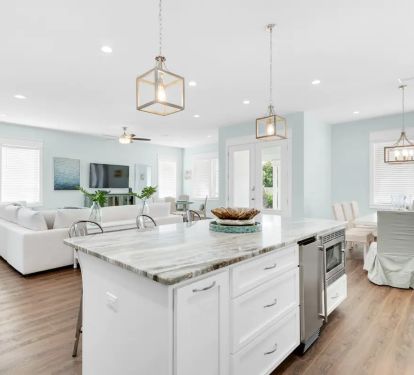 Breeze-10 Large open floor plan enables the family chef to spend quality time with the family while creating their gourmet masterpiece.