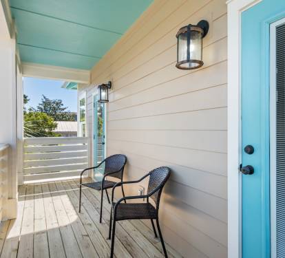 2nd floor balcony