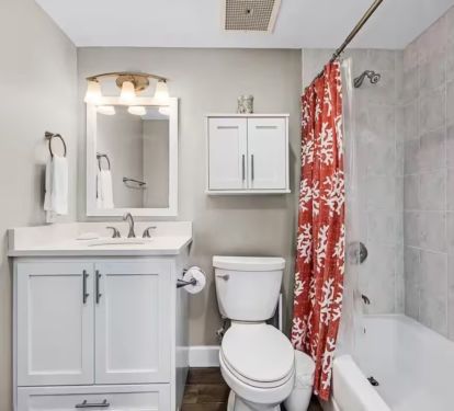 Private en-suite bathroom