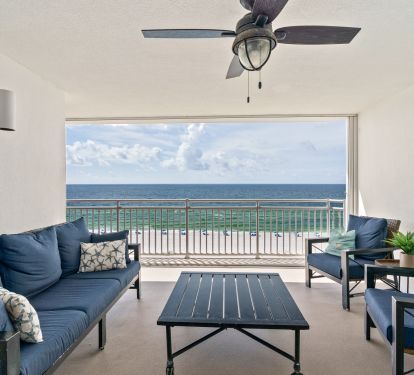 Spacious covered balcony overlooking the Emerald Coast!