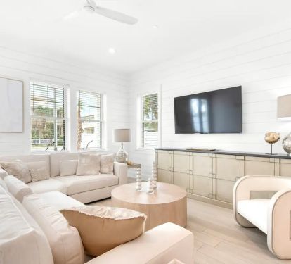 Nautilus-5 Not a worn out rental. Nautilus boasts designer-curated furnishing throughout.