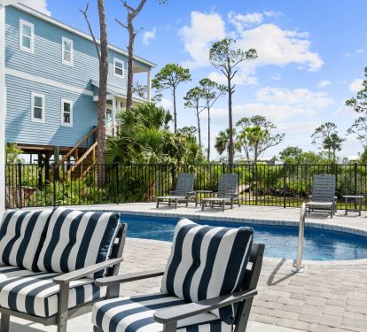Sit back by the pool after a long day in the sun! TV, pool and Hot Tub!