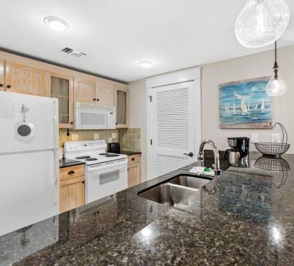 Fridge, stovetop