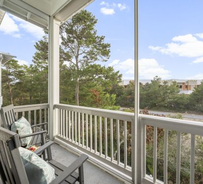 Screened in porch-2 Rocking chairs-2 high top chairs-Watch the bike path on 30A