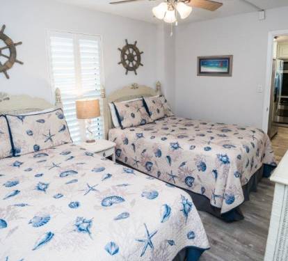2nd Bedroom with 2 Full Beds