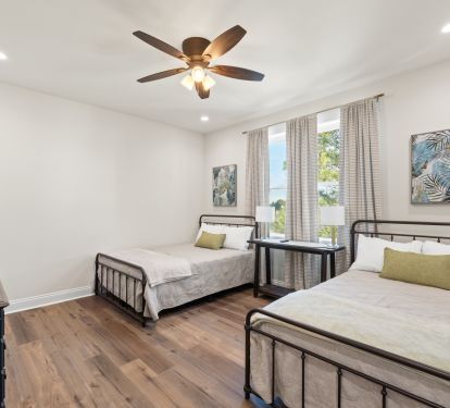 Middle Level Bedroom with 2 Full Beds and Great Ocean View