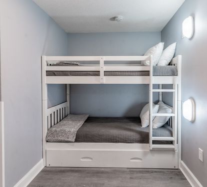 Hall bunk nook, twin bunks and trundle