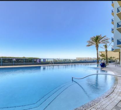 Heated Infinity Pool