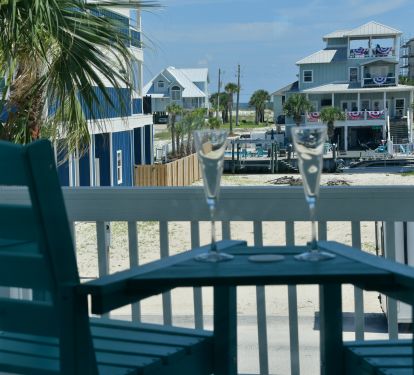 Walk to Beach: Home w/ Ocean View in Navarre_10