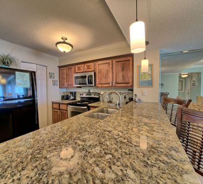 Roomy kitchen with all standard appliances