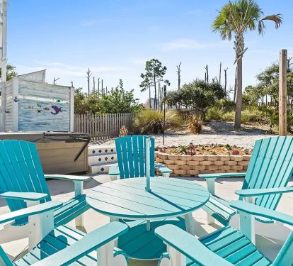 Lots of High Quality Outdoor Furniture