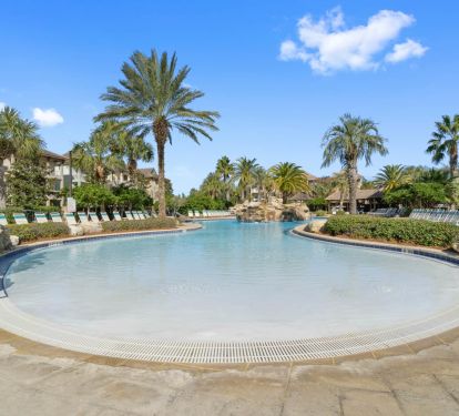 Resort style pool with zero entry
