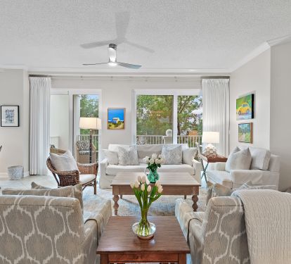 Spacious Living Room With Lots Of Comfortable Seating