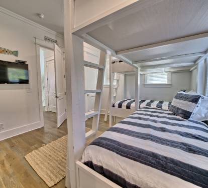 SECOND FLOOR BUNK ROOM-SLEEPS 6