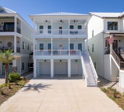 3-Story House w/ Elevator | Self Check-In | 3 Mi to Navarre Beach Fishing Pier
