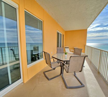 Sit back, enjoy a beverage and the view!