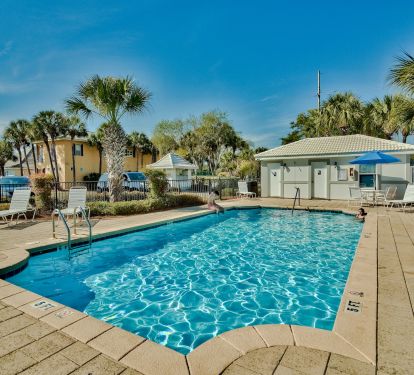 Smaller pool closer to tennis courts and main entrance