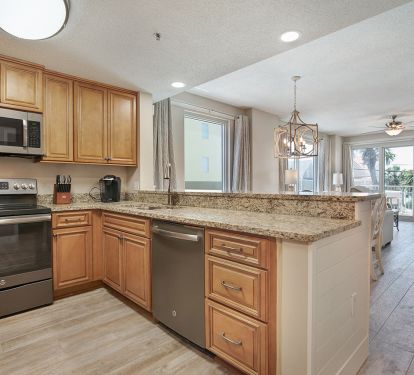 Gourmet eat-in kitchen with breakfast bar