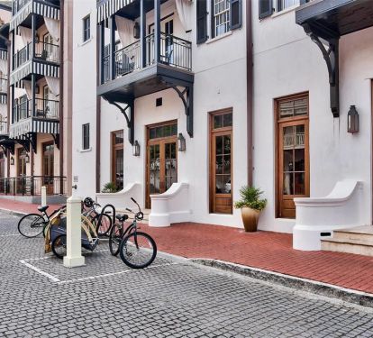 The shops and restaurants of Rosemary Beach are less than 10 minutes walk away!