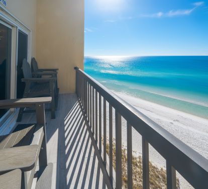 4 captains chairs to enjoy watching the sea life from the 9th floor.