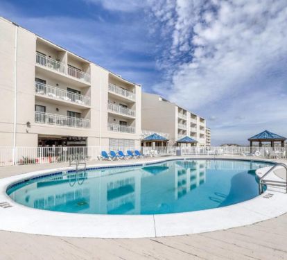 Heated pool in the cooler months!