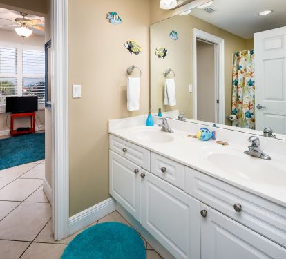 Double sinks make this bathroom easy to share!