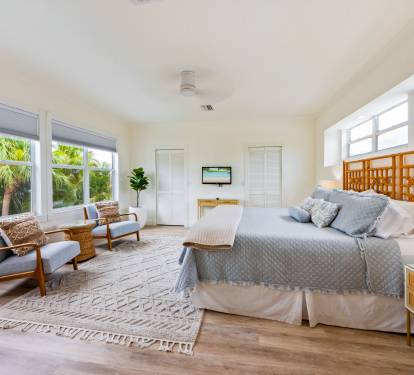 King Bedroom with en suite bathroom