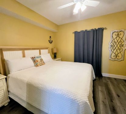 Guest with king bed