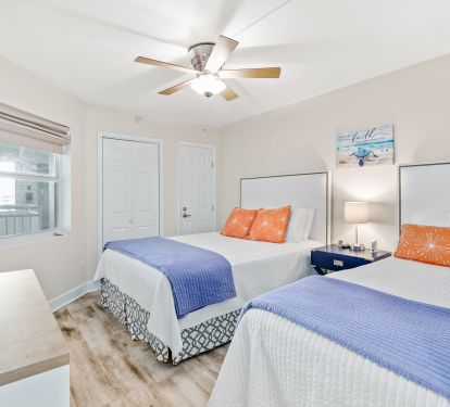 Secondary bedroom (Queen/Twin)