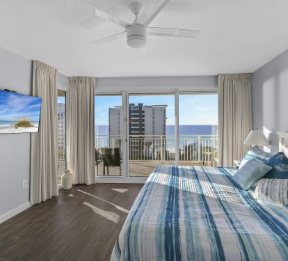 King in OceanFront Master with flat screen Smart TV. Also has access to Balcony