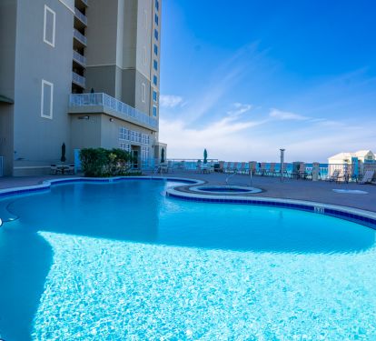 Tower 2 Rooftop pool, Heated seasonally