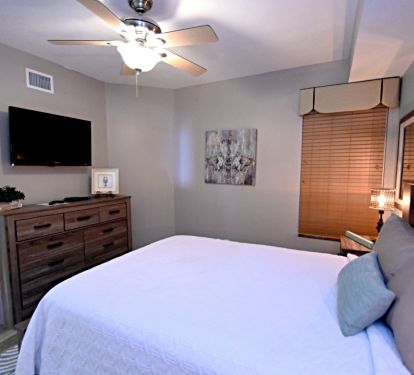 Queen bedroom 