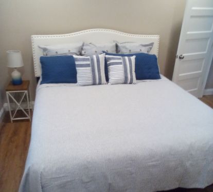 King bed facing beach