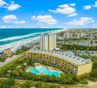 Take advantage of the great amenities like the zero-entry pool, fountains, and seasonally heated section. There is a grilling area and a hot tub grotto to enjoy your outdoor time even more.