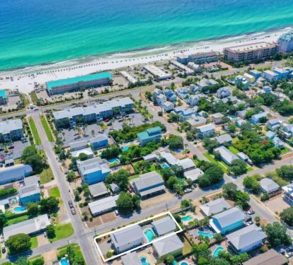 Epic-7 Less than a full block (actually only 255 steps) is Destin's famous sugar sand beaches! There are 6 beach accesses within 2 blocks of Epic!