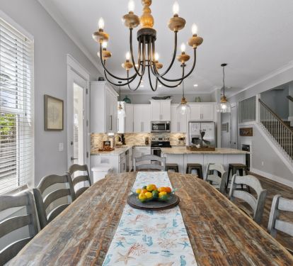 Dining Area with Seating for Eight