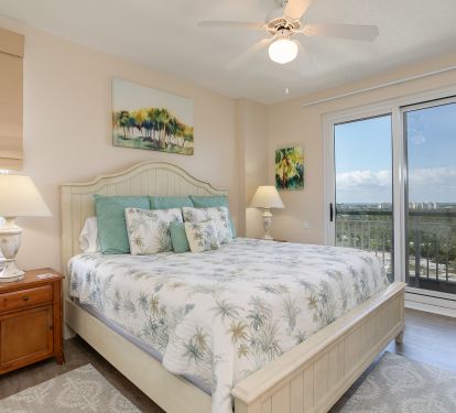 2nd Master Suite with King Bed and Connecting Bathroom