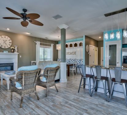 Large Gathering Area - SMART TV with Premium Cable, Channels, WIFI