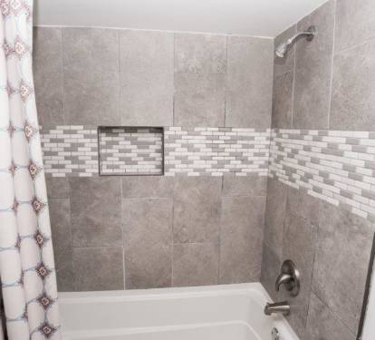 2nd Bathroom Bath/Shower
