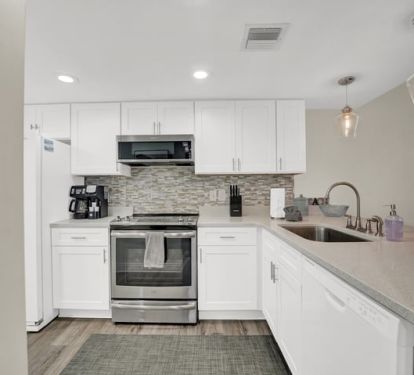 Kitchen entrance from hallway.