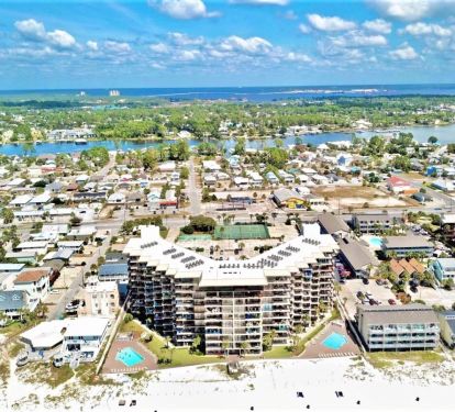 Aerial view of Pelican Walk Resort 